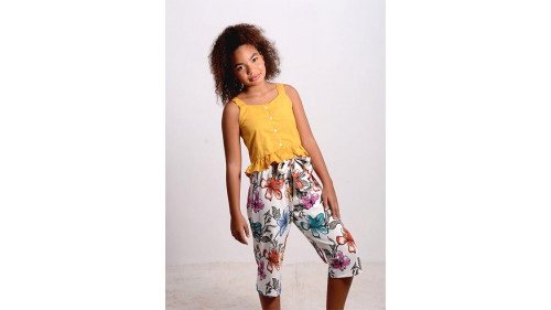 Pantalon alto 2025 y blusa corta
